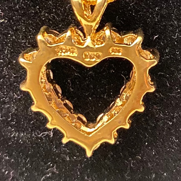 Radiant Elegance: 18K Gold-Plated Chain with Sterling Silver 925 Heart Necklace - Picture 9 of 10